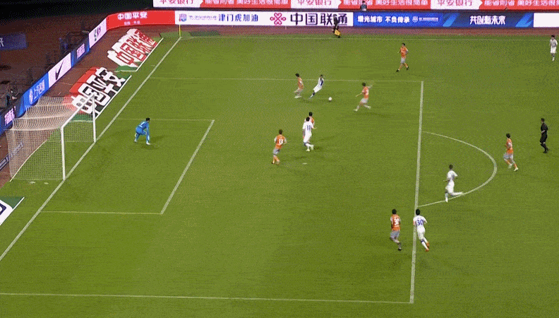 乐竟体育中文-恒大挑战国安，双方实力较量备战动态(恒大国安集锦)