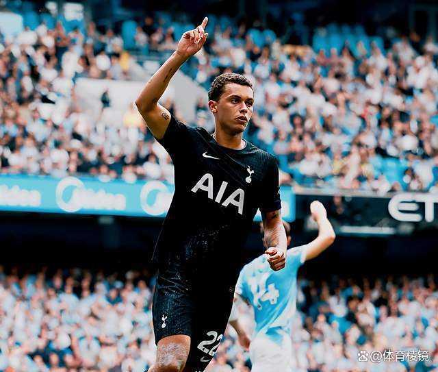 乐竟体育官网-热刺门将连续失误，球迷痛心球队表现不佳