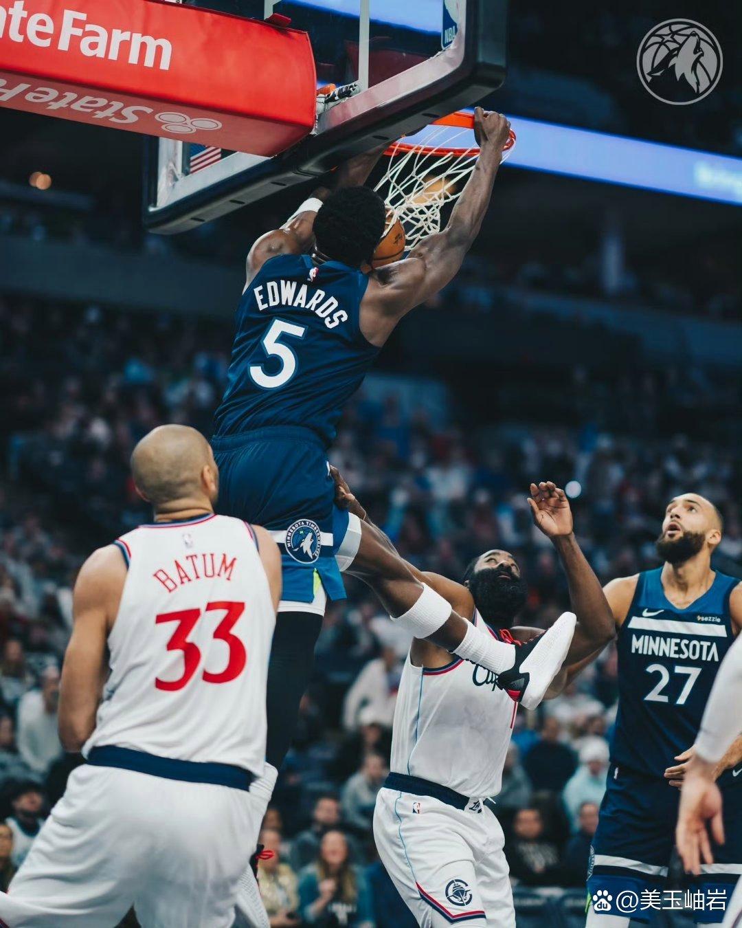 森林狼队球员表现优异,全队团结一致获得胜利的例子