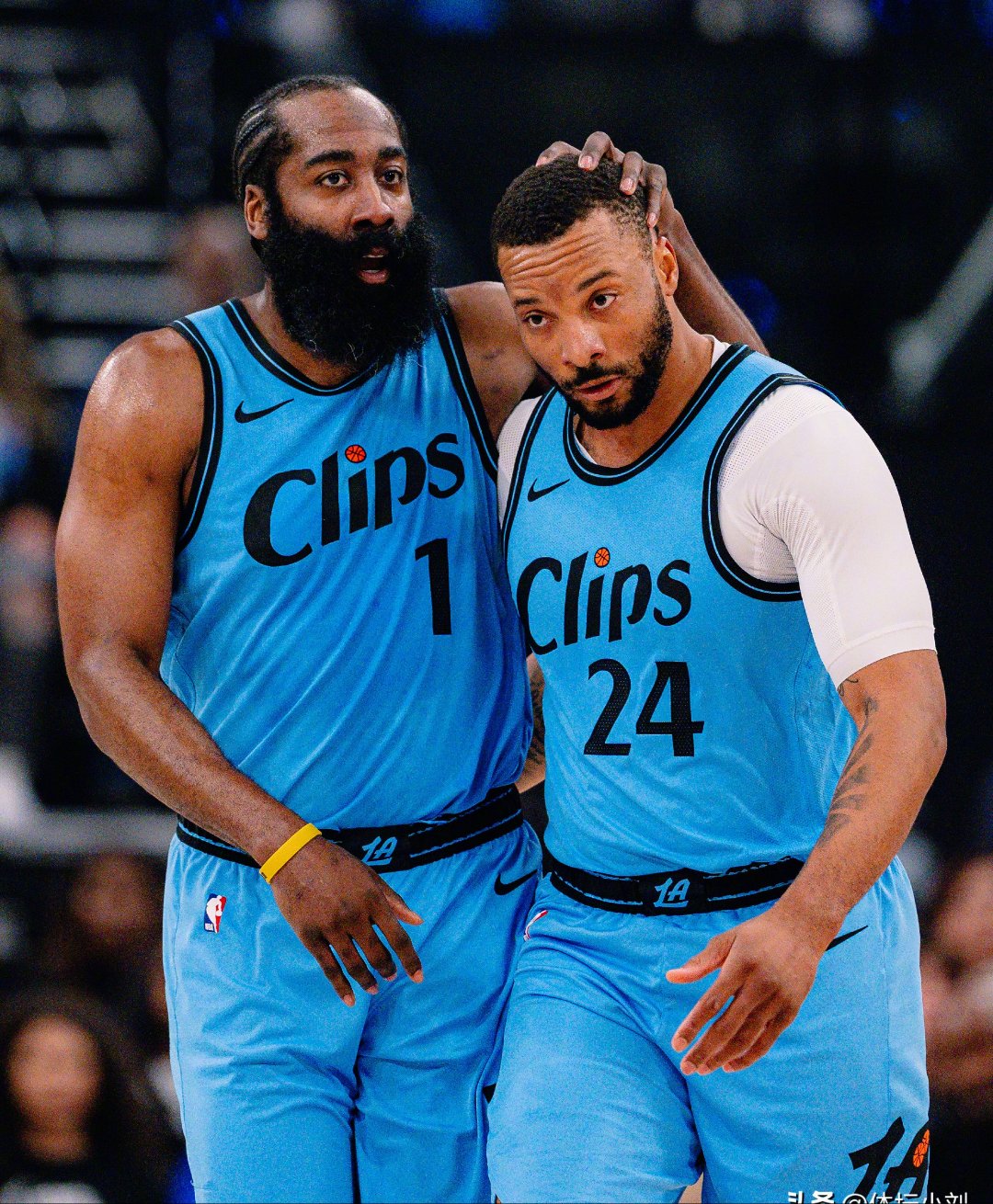 森林狼队球员表现优异,全队团结一致获得胜利的例子