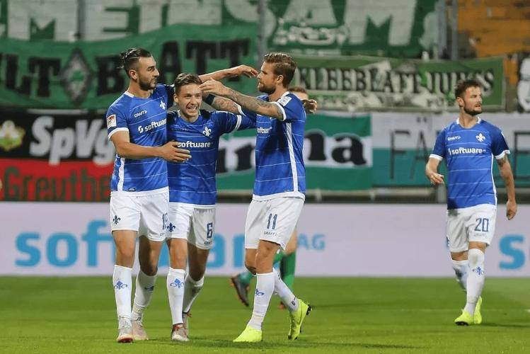 乐竟体育平台-包含柏林赫塔客场反败为胜，赢得关键胜利的词条